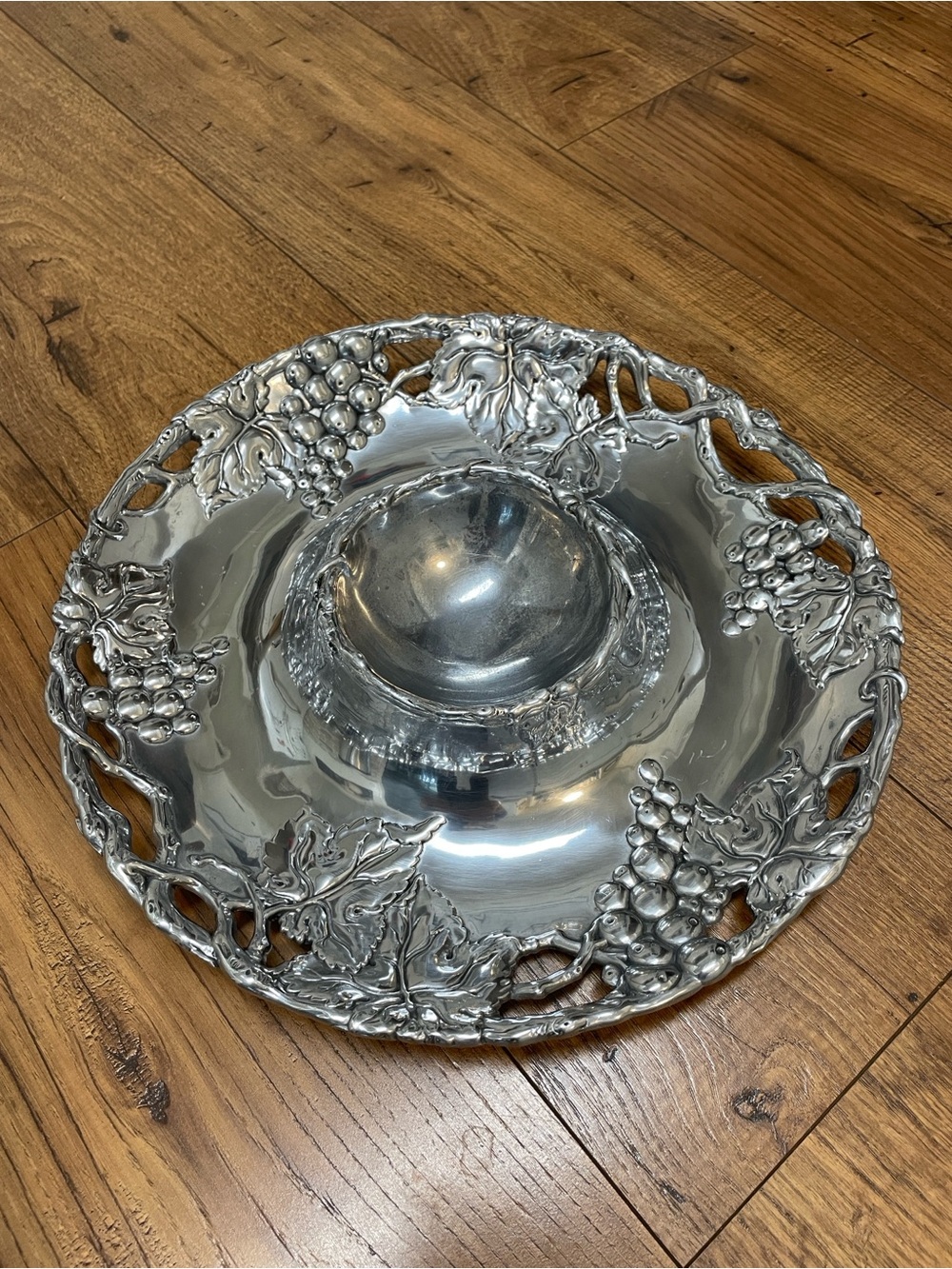 Vintage Arthur Court aluminum grape pattern chip and dip serving tray.